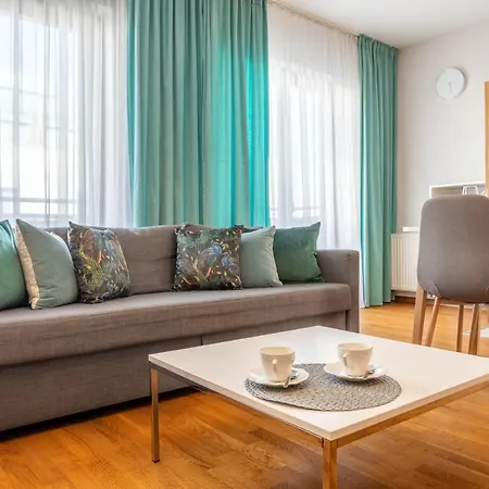 アパート Ambria Platan Complex *