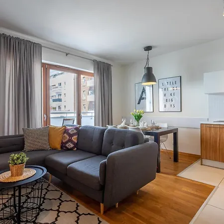 アパート Ambria Platan Complex