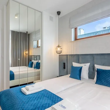 アパート Ambria Platan Complex