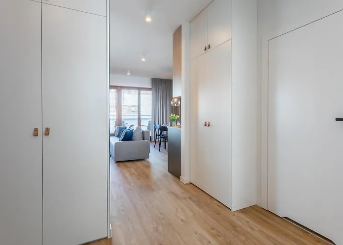 Ambria Platan Complex *