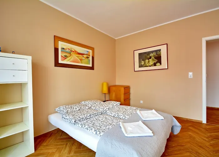 Ambria Platan Complex *